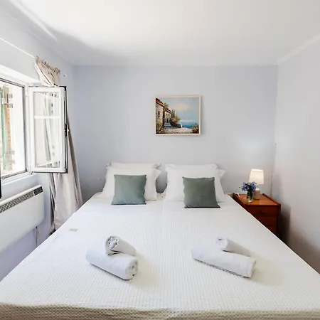 Liston Apartment